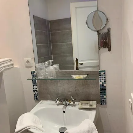 Bed & Breakfast Chambres D'hotes Les Roches Noires 2*